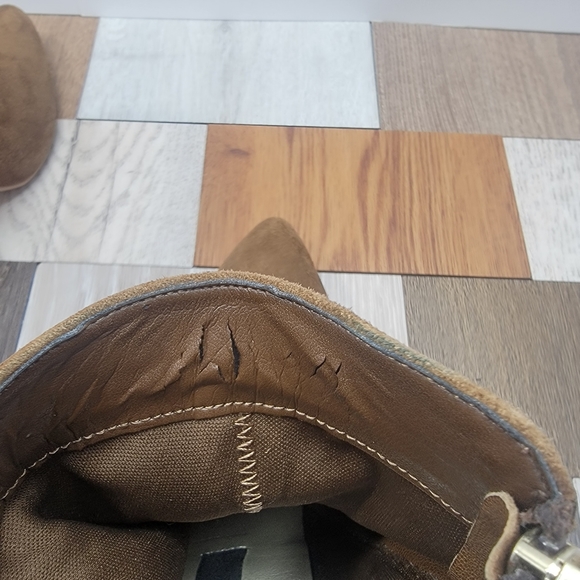 Women's Suede Chestnut Fringed Ankle Boots 6.5 Fall Closed Toe Gold Tassels - Picture 5 of 7